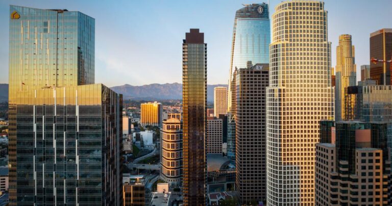 Luxury Downtown Apartments America: High-Rise Living Guide