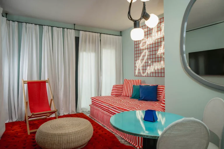 Modern Apartment Hotel Lifestyle USA: Master Extended-Stay Living