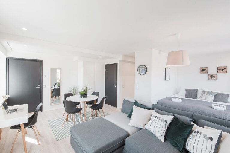 Serviced Apartment Living Overview: Master Extended-Stay Housing